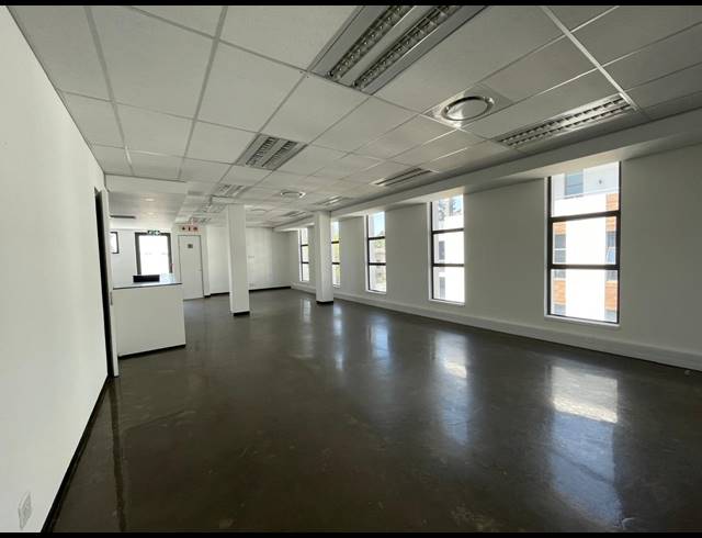 119.50M² OFFICE TO LET IN BRYANSTON
